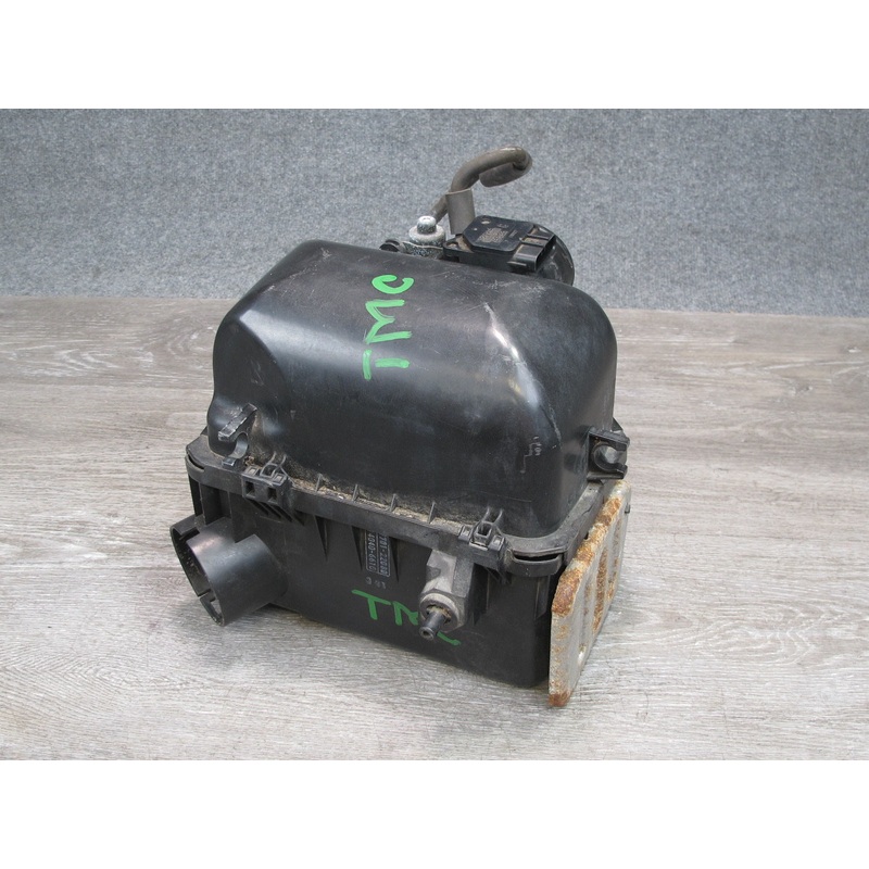 00-05 Toyota MR2 Spyder Air Intake Cleaner Box w Mass Air Flow MAF Sensor OEM