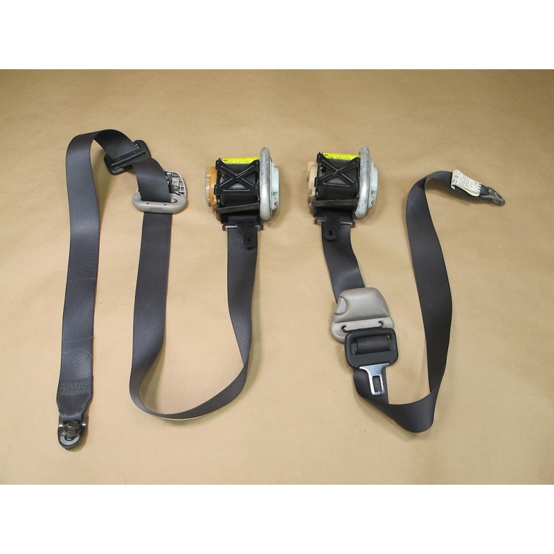 01-05 LEXUS IS300 FRONT LEFT & RIGHT SIDE SEATBELT RETRACTOR SET OEM